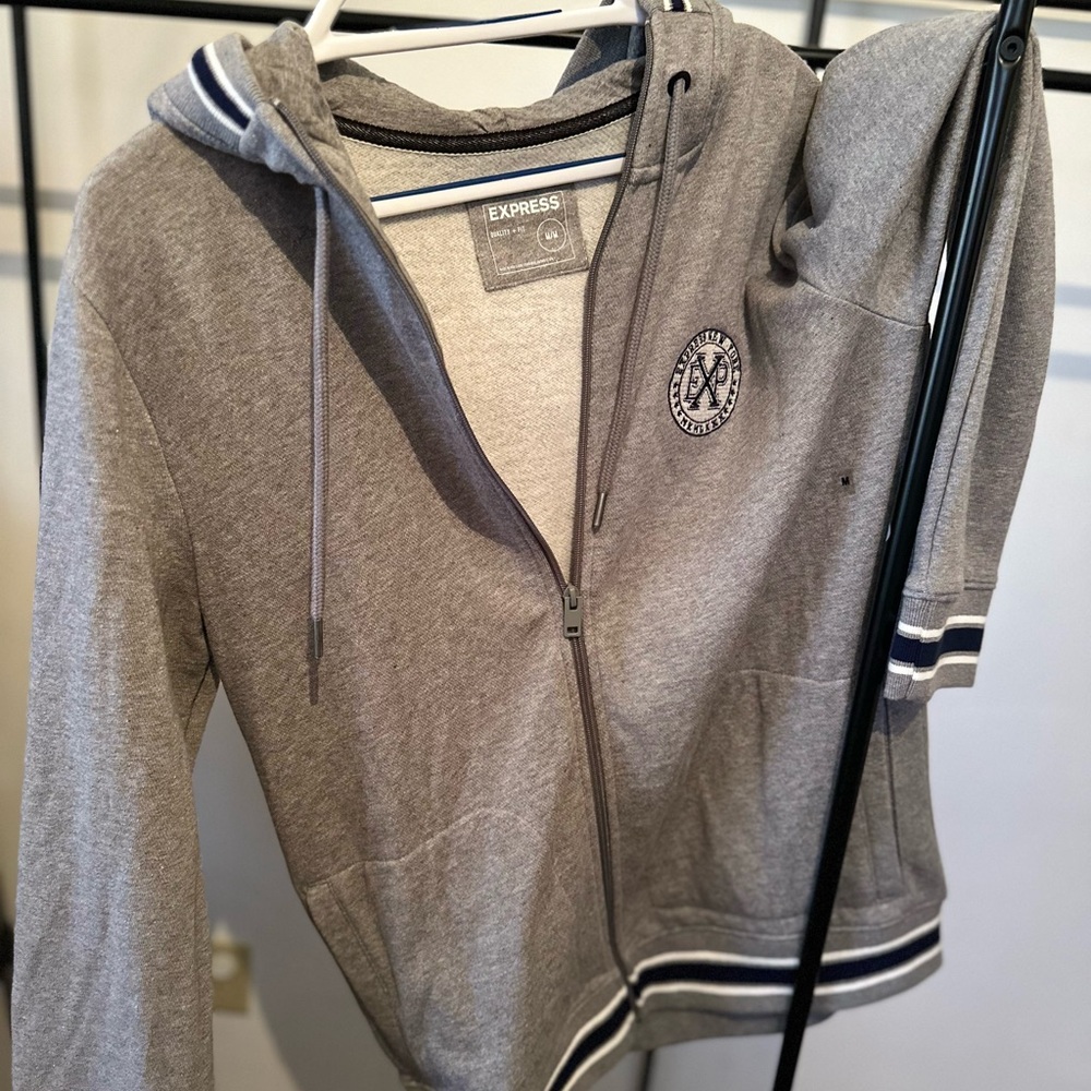Men’s Express Heather Gray Hoodie with Striped Accents NWT Size M